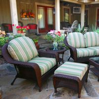 Traditional outdoor patio furniture